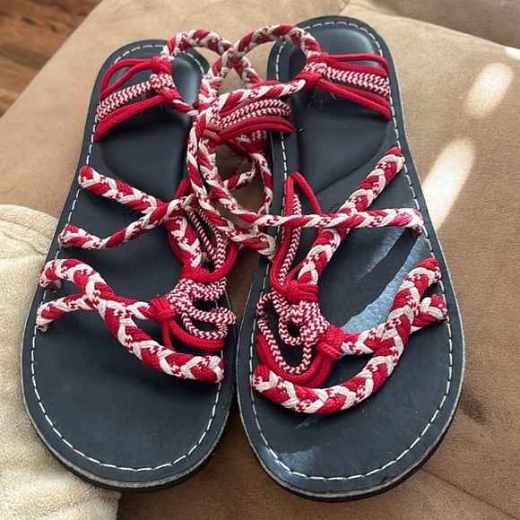 Vines Island Wear Shoes - Women’s Braided Vines Island Wear Sandals Red & White US Sz 10